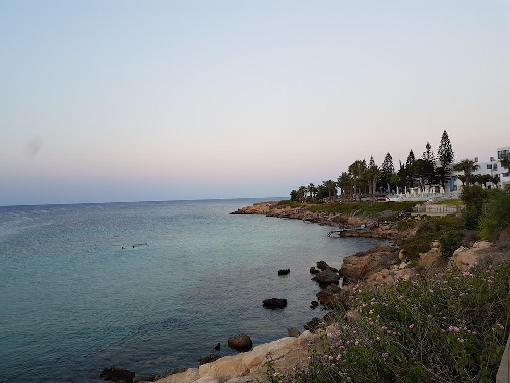 Astreas Beach Hotel Apartments Protaras Exterior photo